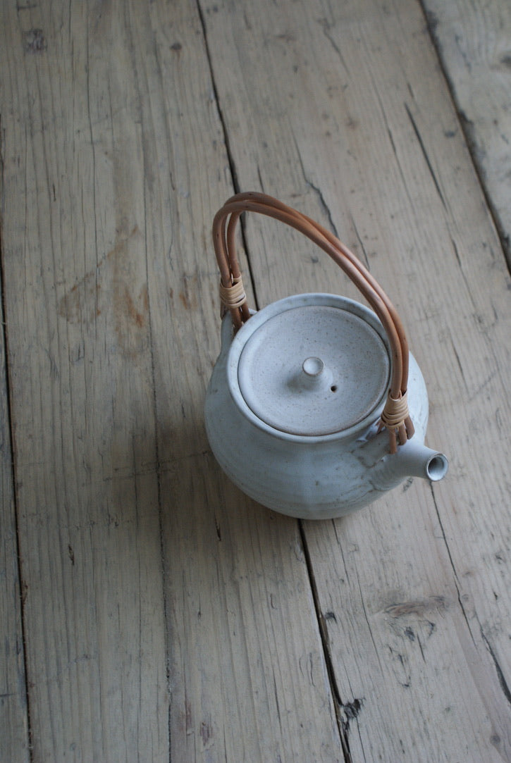 Kneeboneware teapot